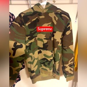 Boys Size Large SUPREME hoodie Great condition